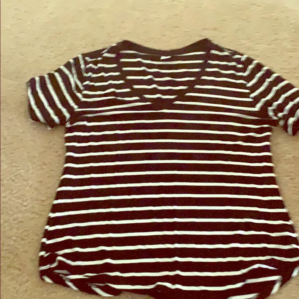 Basic black and white stripe tshirt